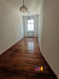 Przestronny Lokal W Centrum Na 1 PiĘtrze.
